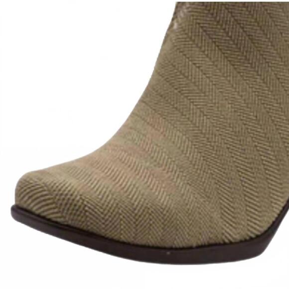 NEW CHARLESTON SHOE CO. women\'s herringbone boot in tan